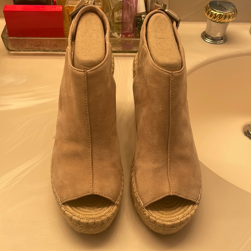 Kenneth Cole Olivia summer wedges!